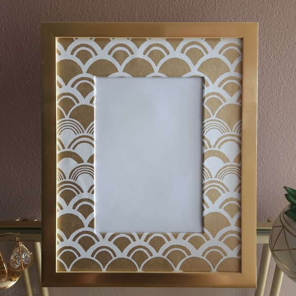 8x10 Gold & White Wave Pattern Frame – Timeless Japanese-Inspired Design - Picture 1 of 11